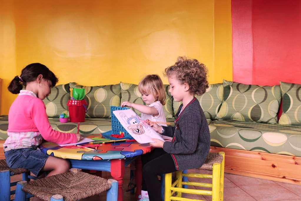ホテル ケンジ ヨーロッパ アガディール 設備 写真 Children at a nursery school