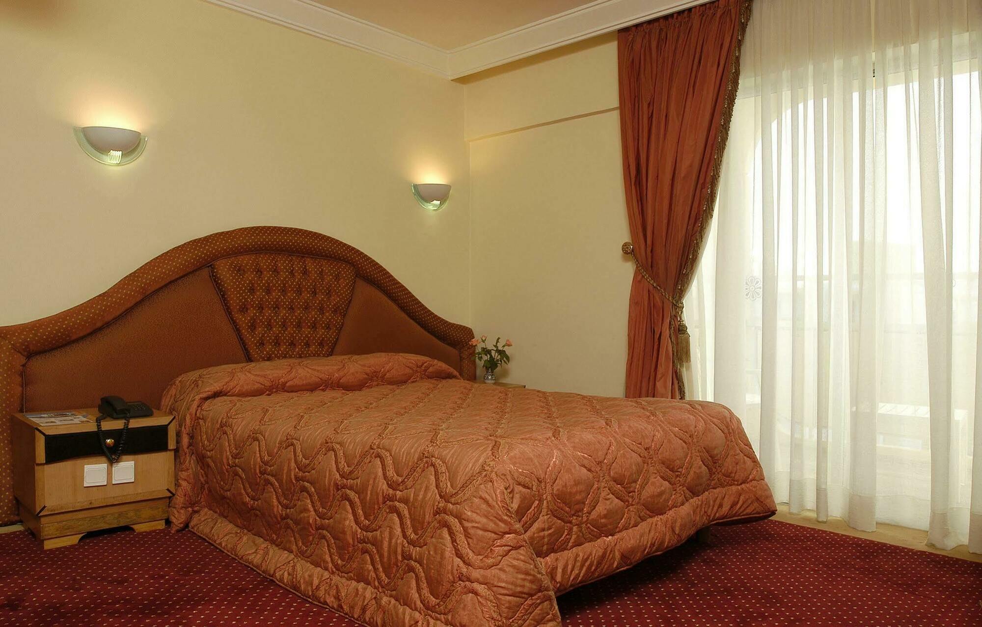 ホテル ケンジ ヨーロッパ アガディール エクステリア 写真 A bedroom at the hotel
